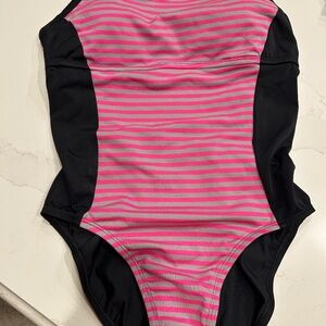 New sz lge nike swimsuit